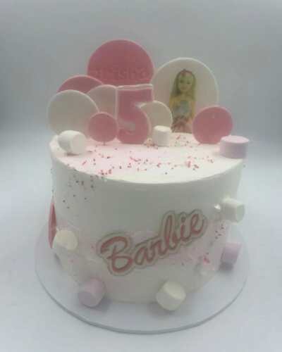 Character cakes